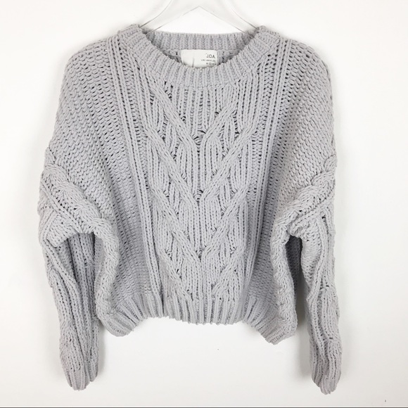 Chunky Cable Knit Cropped Sweater 